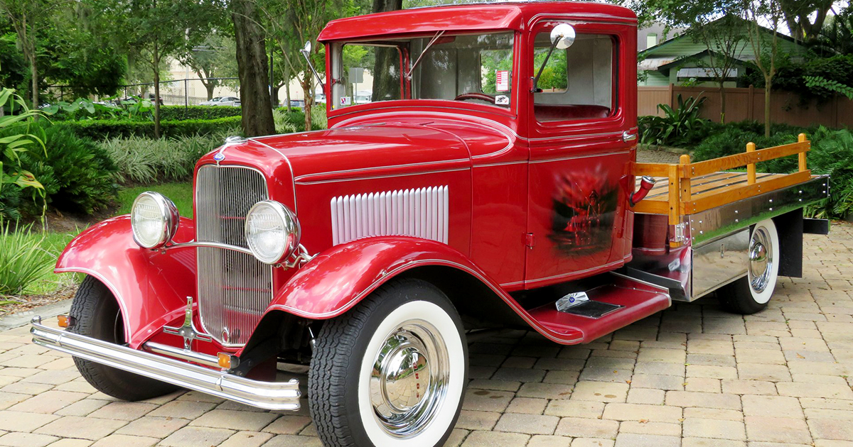 1932 Ford Custom Flatbed Pickup.jpg