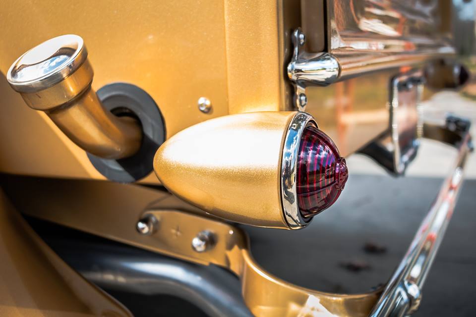 1932 FORD PICKUP GOLD 12.jpg