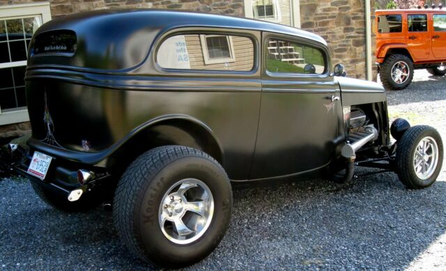 1934 Ford Tudor Street Rod Pro Build  4.jpg