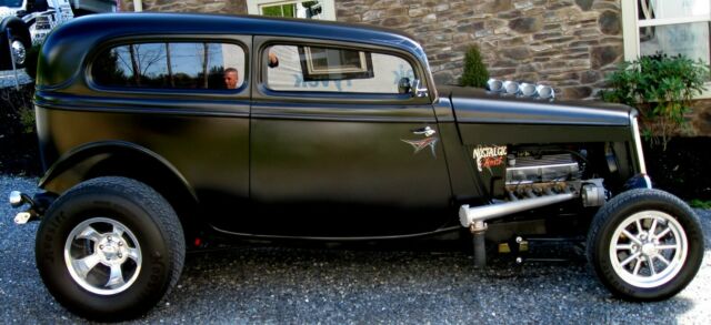 1934 Ford Tudor Street Rod Pro Build  5.jpg