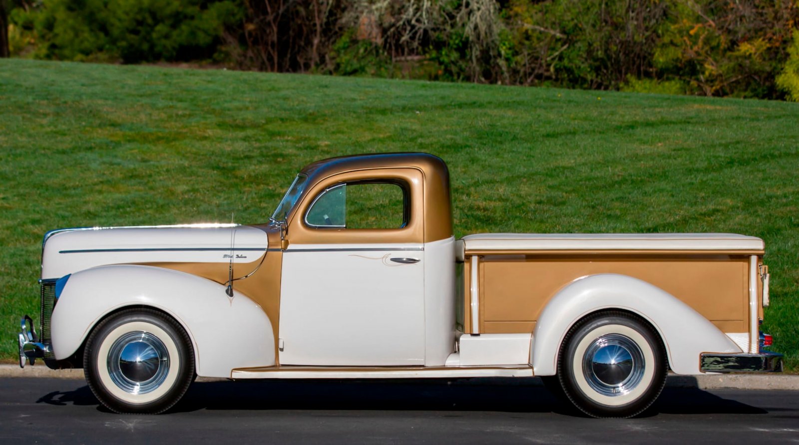 1937 Ford Freighter Pickup Gold Pearl 3.JPG