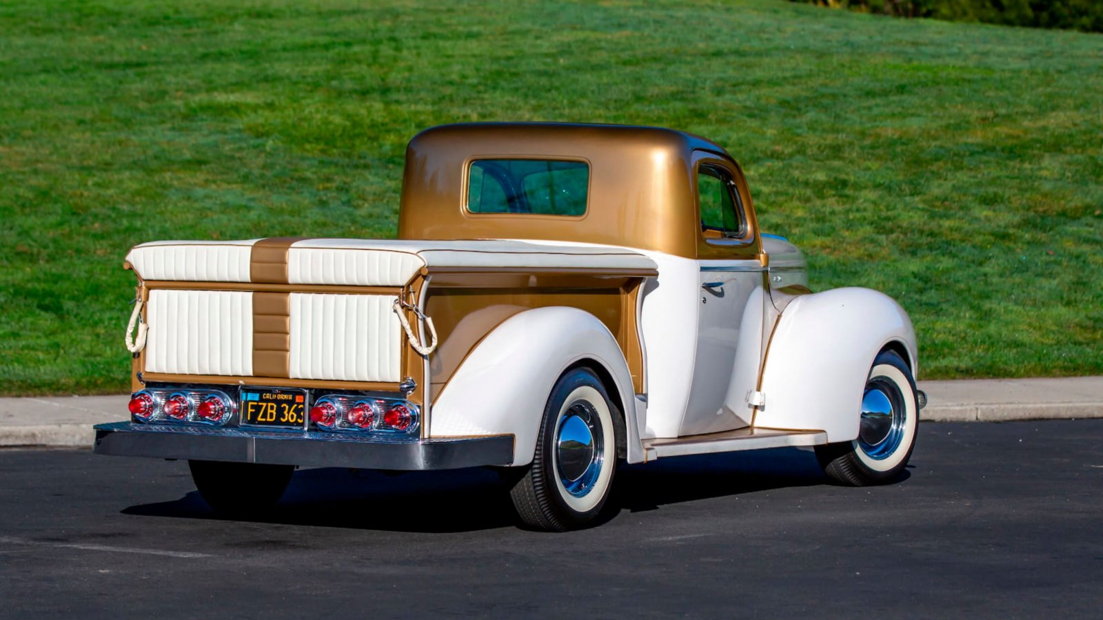 1937 Ford Freighter Pickup Gold Pearl 4.JPG