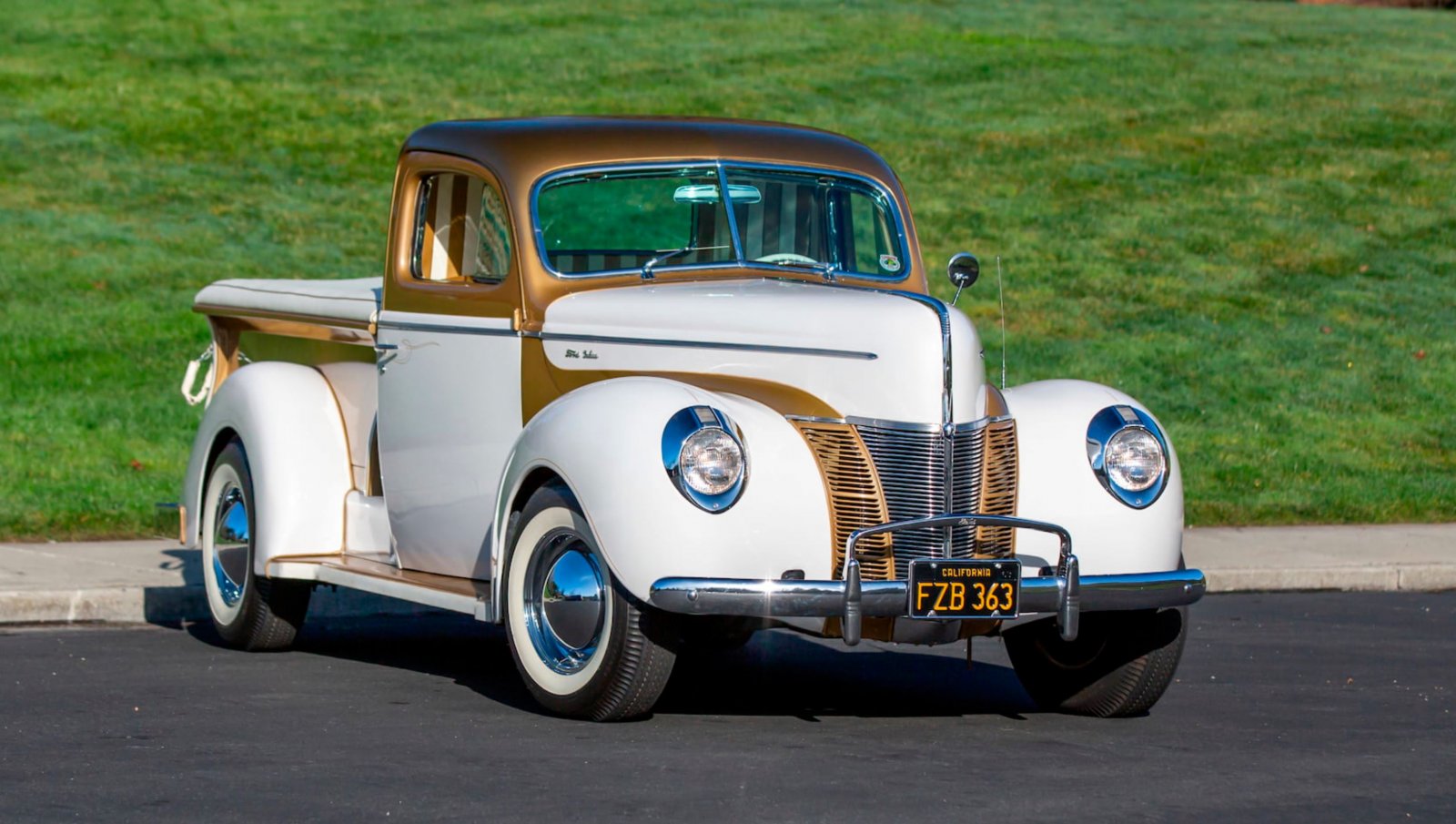 1937 Ford Freighter Pickup Truck Gold Pearl 2.JPG