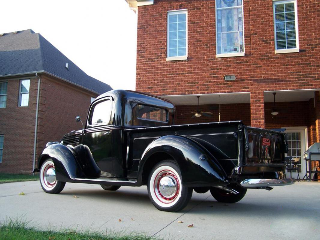 1939 Ford Pickup Truck Flathead V8 And 3 Speed 2.jpg