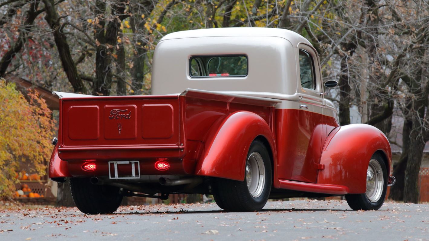 1940 FORD CUSTOM PICKUP 2.JPG