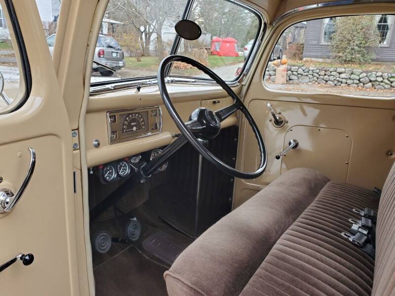 1946 Ford F100 Flathead V8 5-Speed 12.jpg