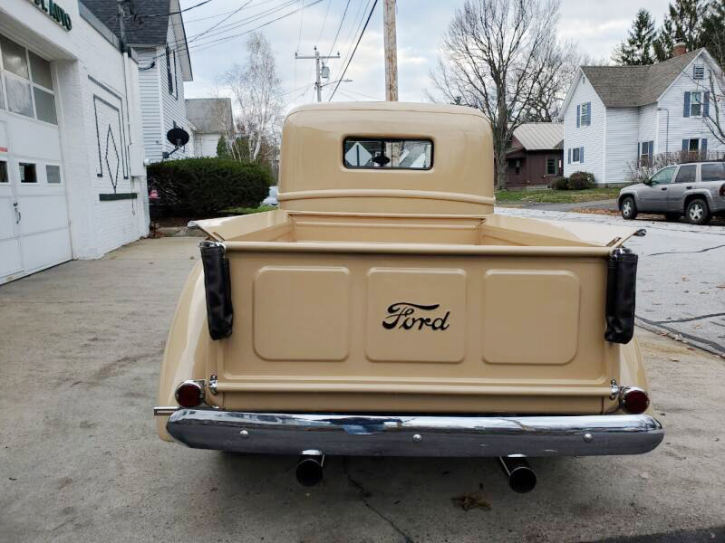 1946 Ford F100 Flathead V8 5-Speed 3.jpg