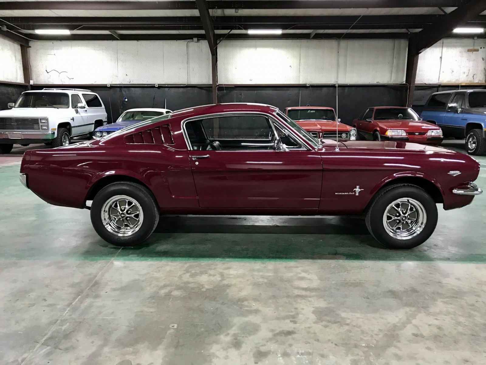 1965 FORD MUSTANG FASTBACK 289 V8 VINTAGE BURGUNDY 3.jpg