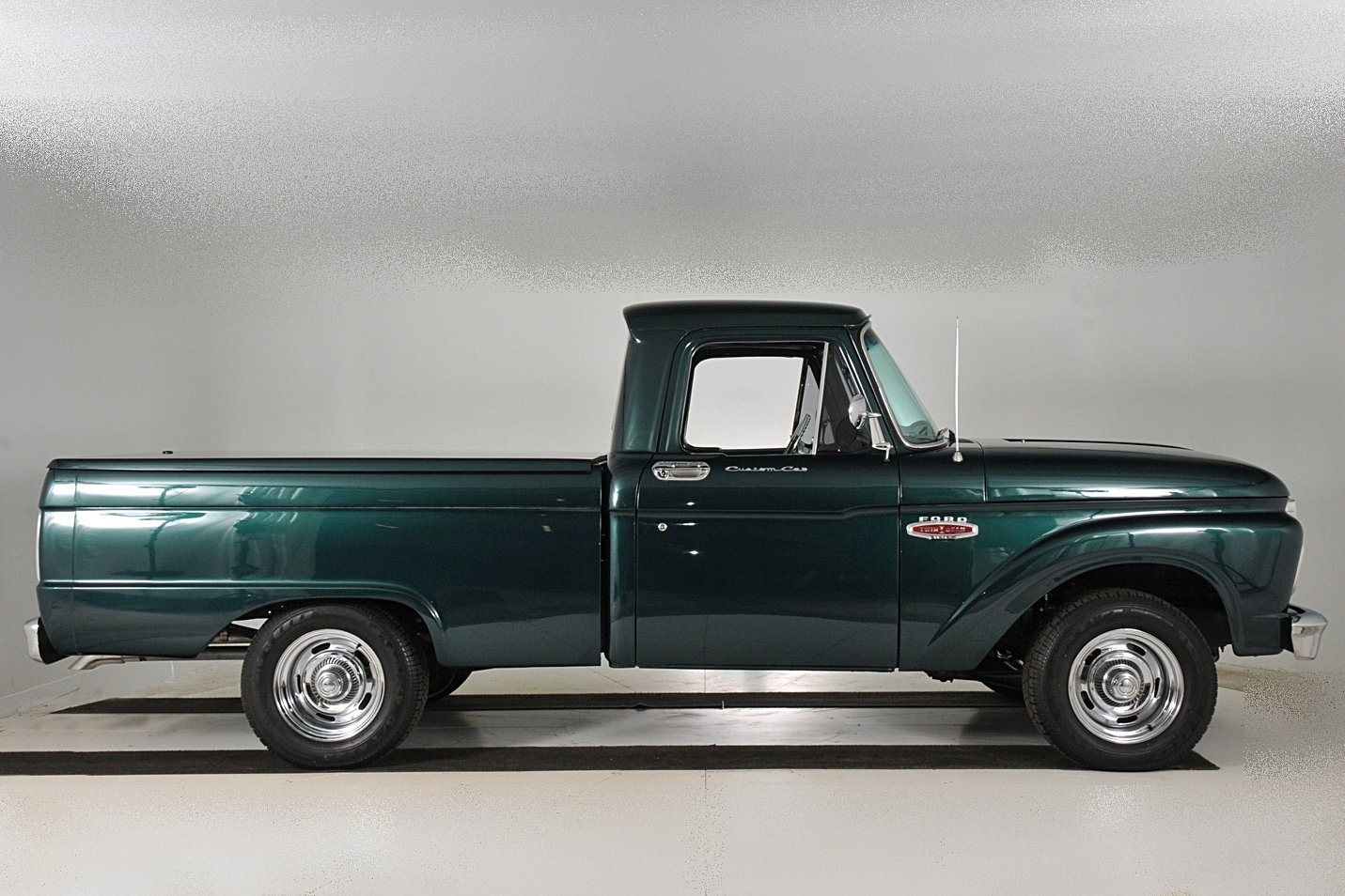 1966 FORD F-100 CUSTOM CAB DEEP METALLIC GREEN  6.jpg