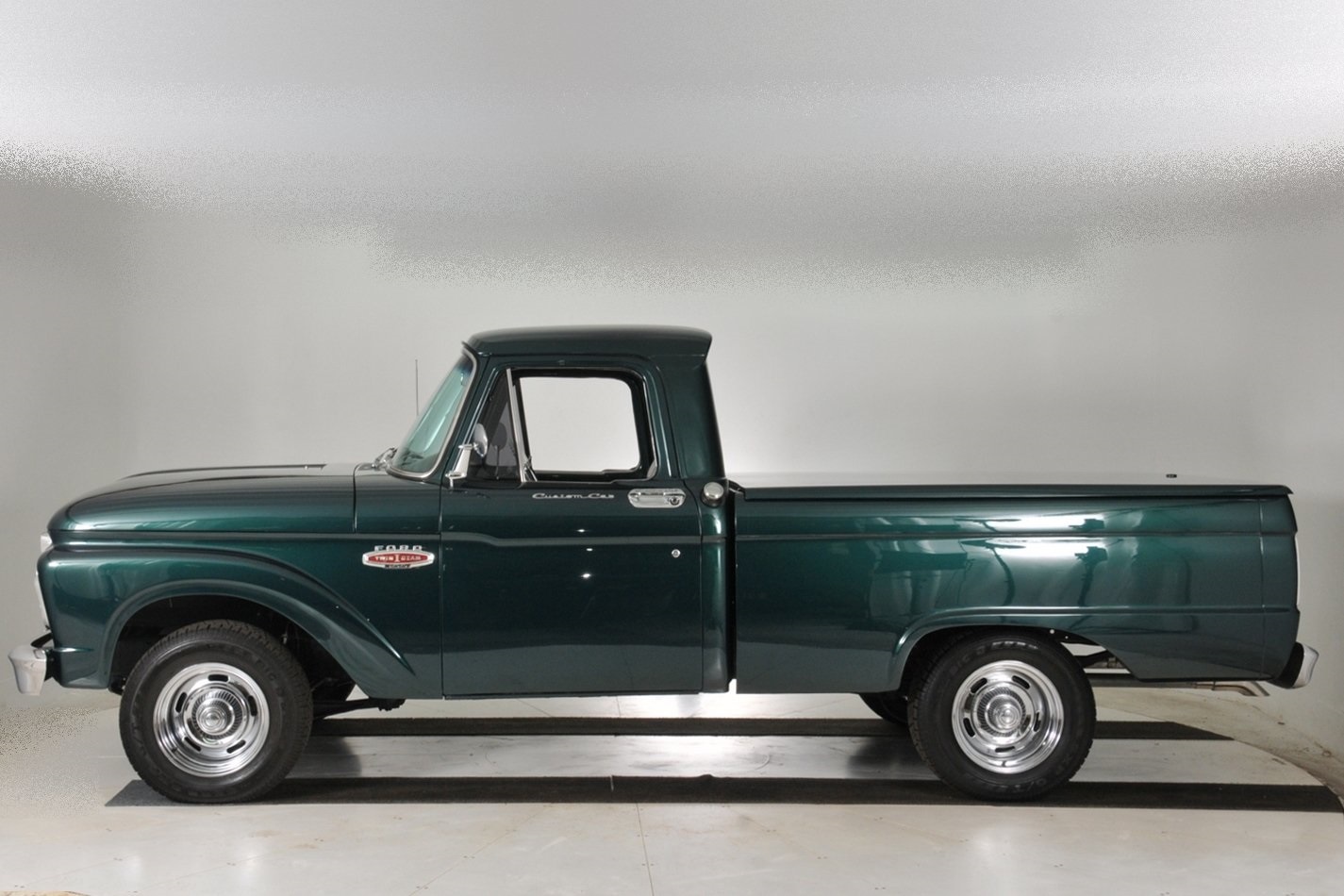 1966 FORD F-100 CUSTOM CAB DEEP METALLIC GREEN  7.jpg