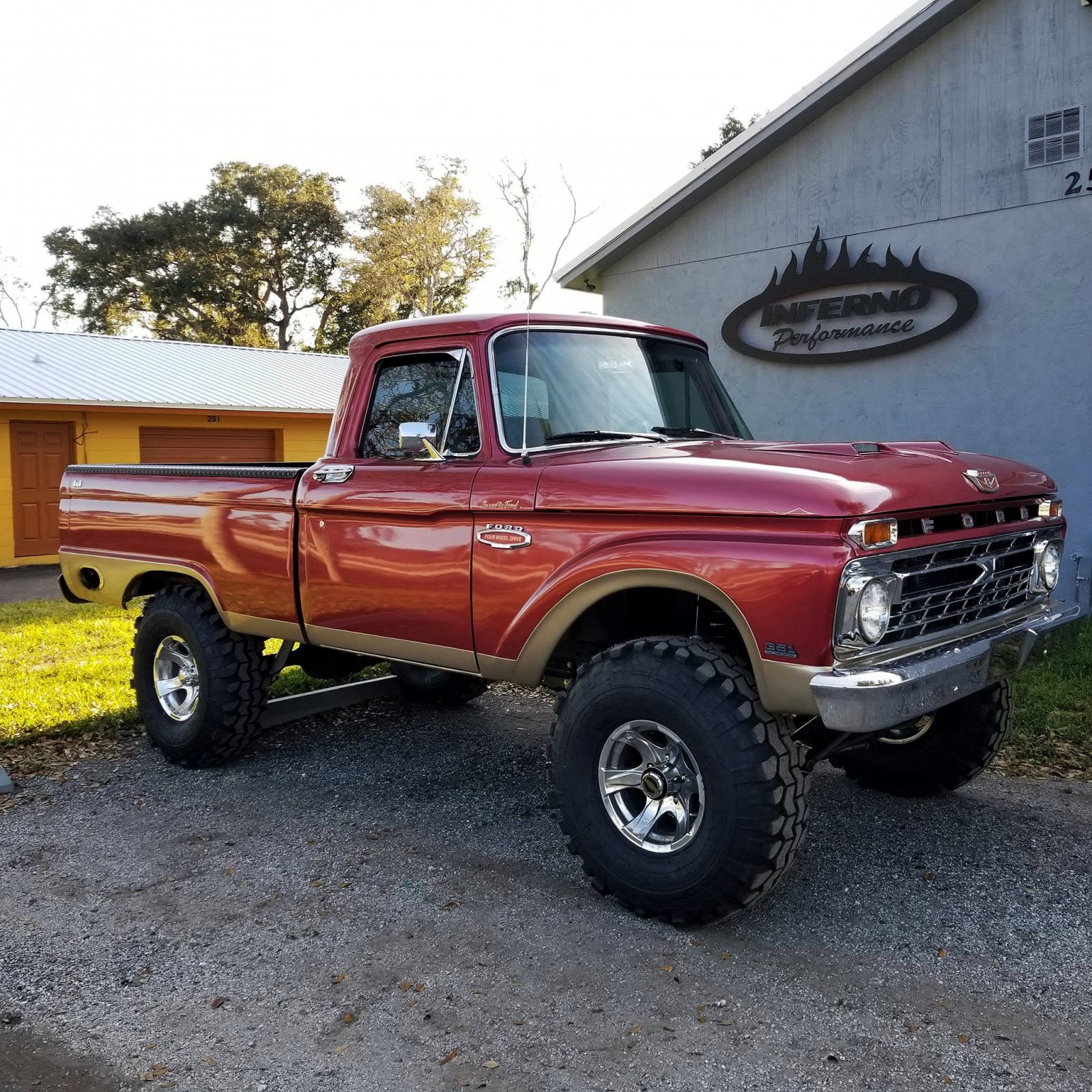 1966 Ford F100 With a 351 4x4 On Swampers 3.jpg