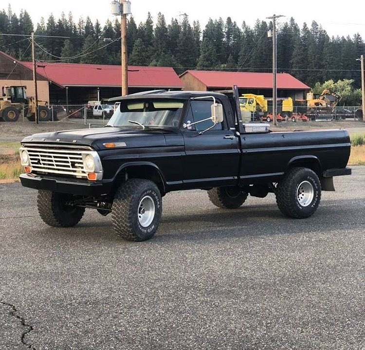 1967 Ford F100 With a 428 4 Speed 2.jpg