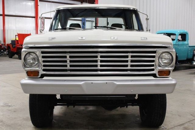 1967-ford-f250-5436-miles-white-pickup-truck-460ci-v8-automatic-7.jpg