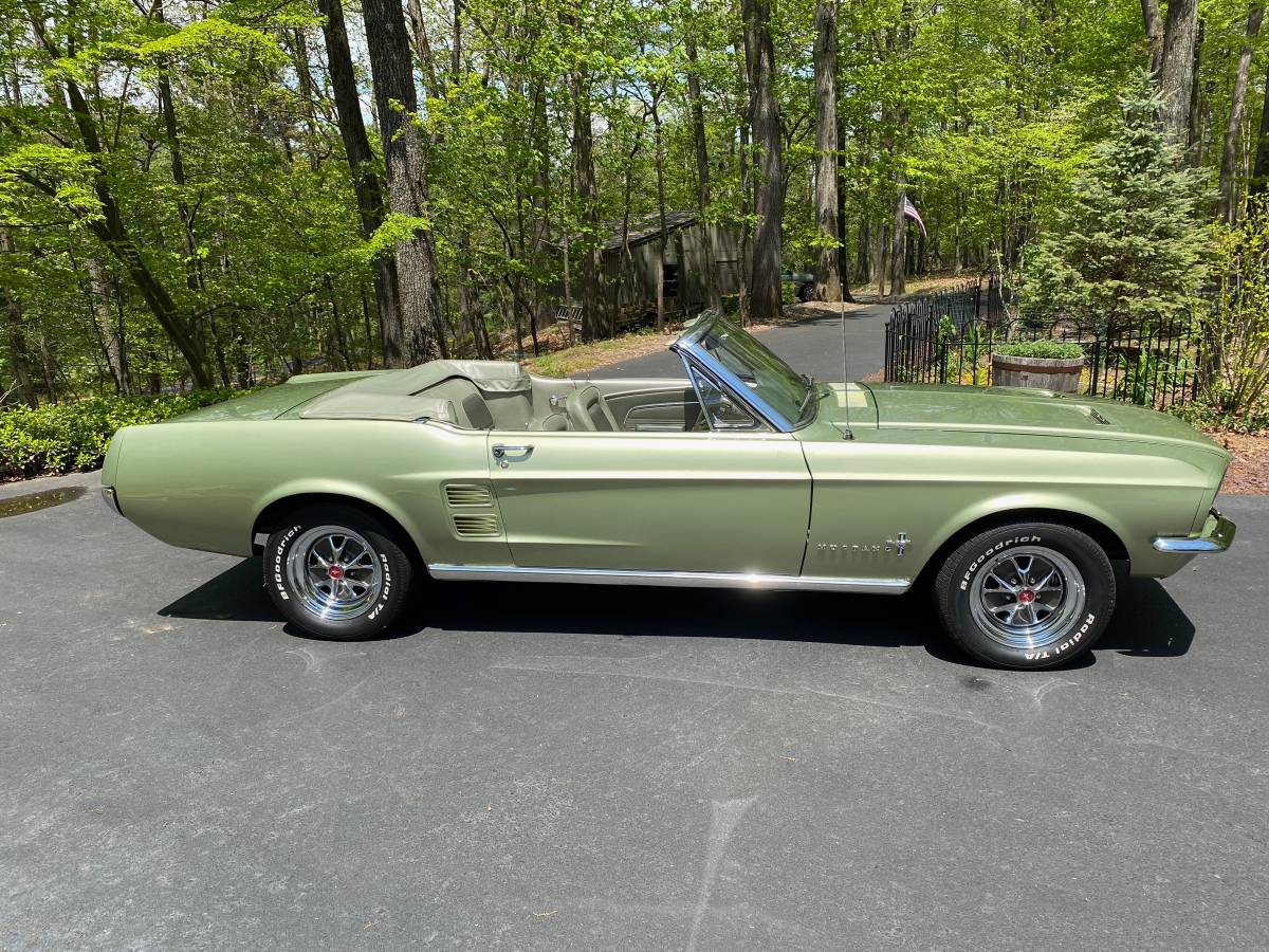 1967 Ford Mustang Convertible Lime Gold 4.jpg