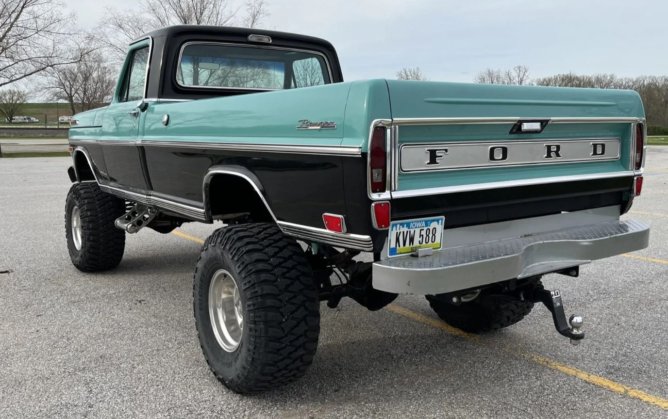 1969 Ford F-250 Ranger 4×4 2.JPG