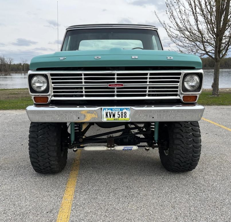 1969 Ford F-250 Ranger 4×4 4.JPG