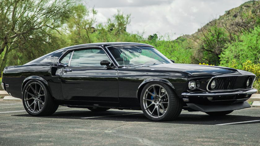 1969 FORD MUSTANG PRO-TOURING.jpg