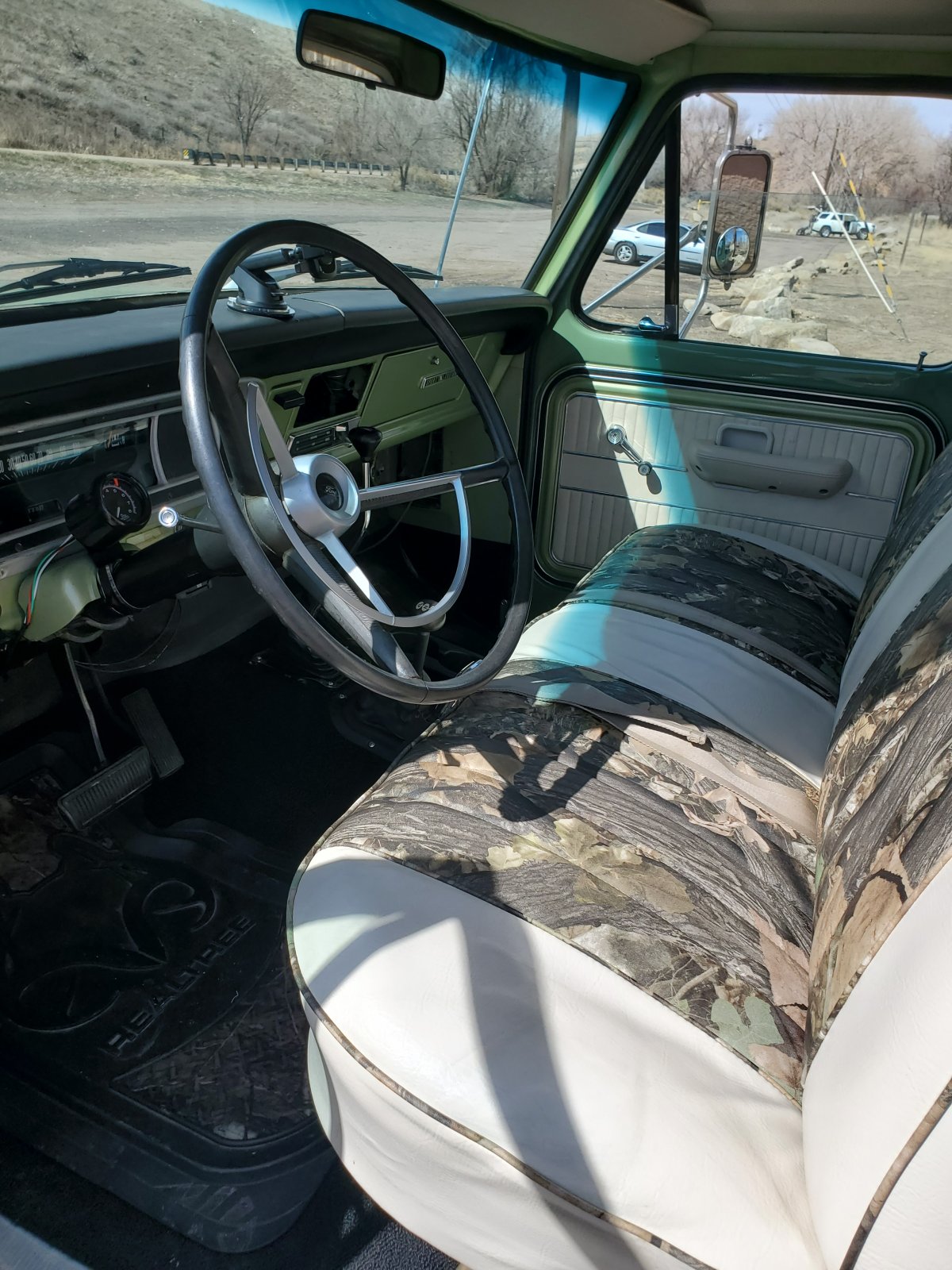 1970 Ford F-250 4x4 Powered By a 460 V8, Boxwood Green 5.jpg