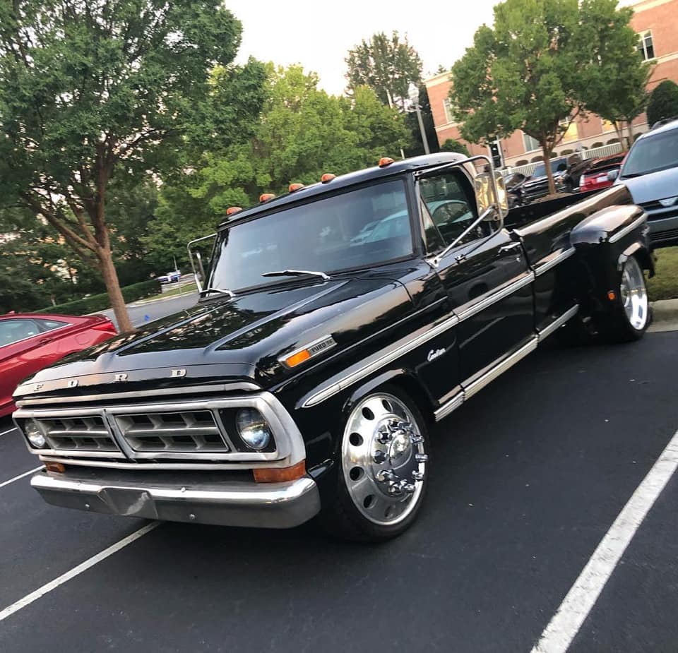 1971 Ford F-350 With a 390 Big Block Dually 2.jpg