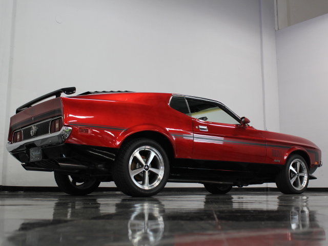 1971 Ford Mustang Mach 1 Candy Apple Red 1.jpg