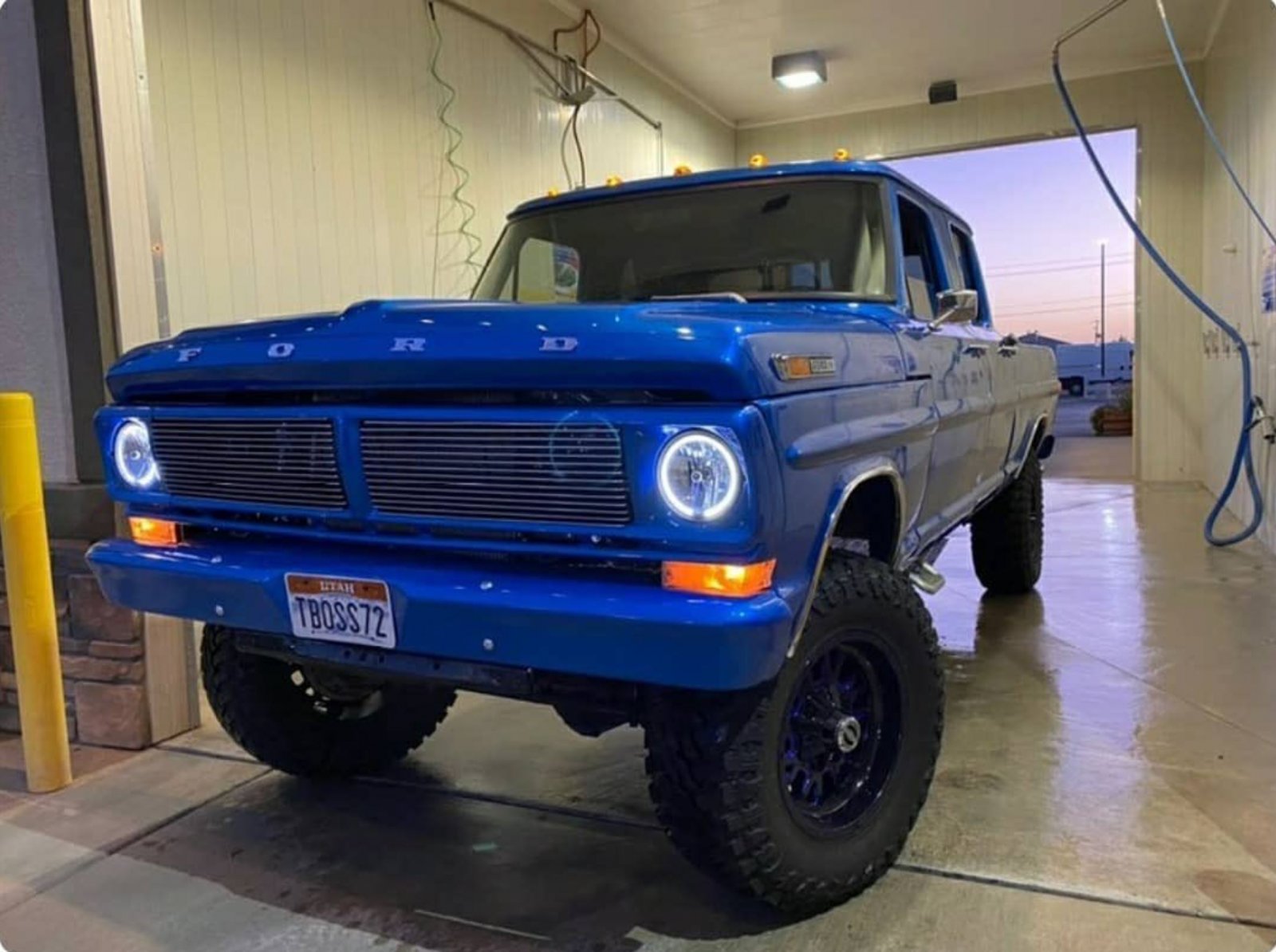 1972 Ford F-250 Highboy Crew Cab 4x4 Fully Restored 2.JPG