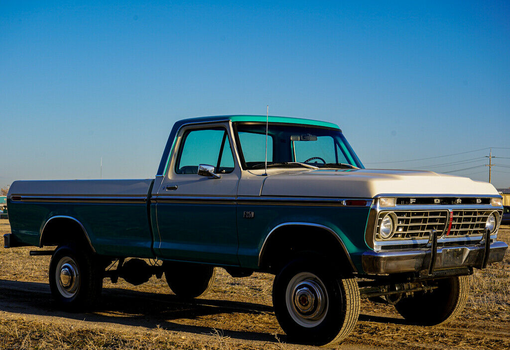 1973 Ford F-250 Highboy Turquoise & White 4x4 - For Sale 4.jpg