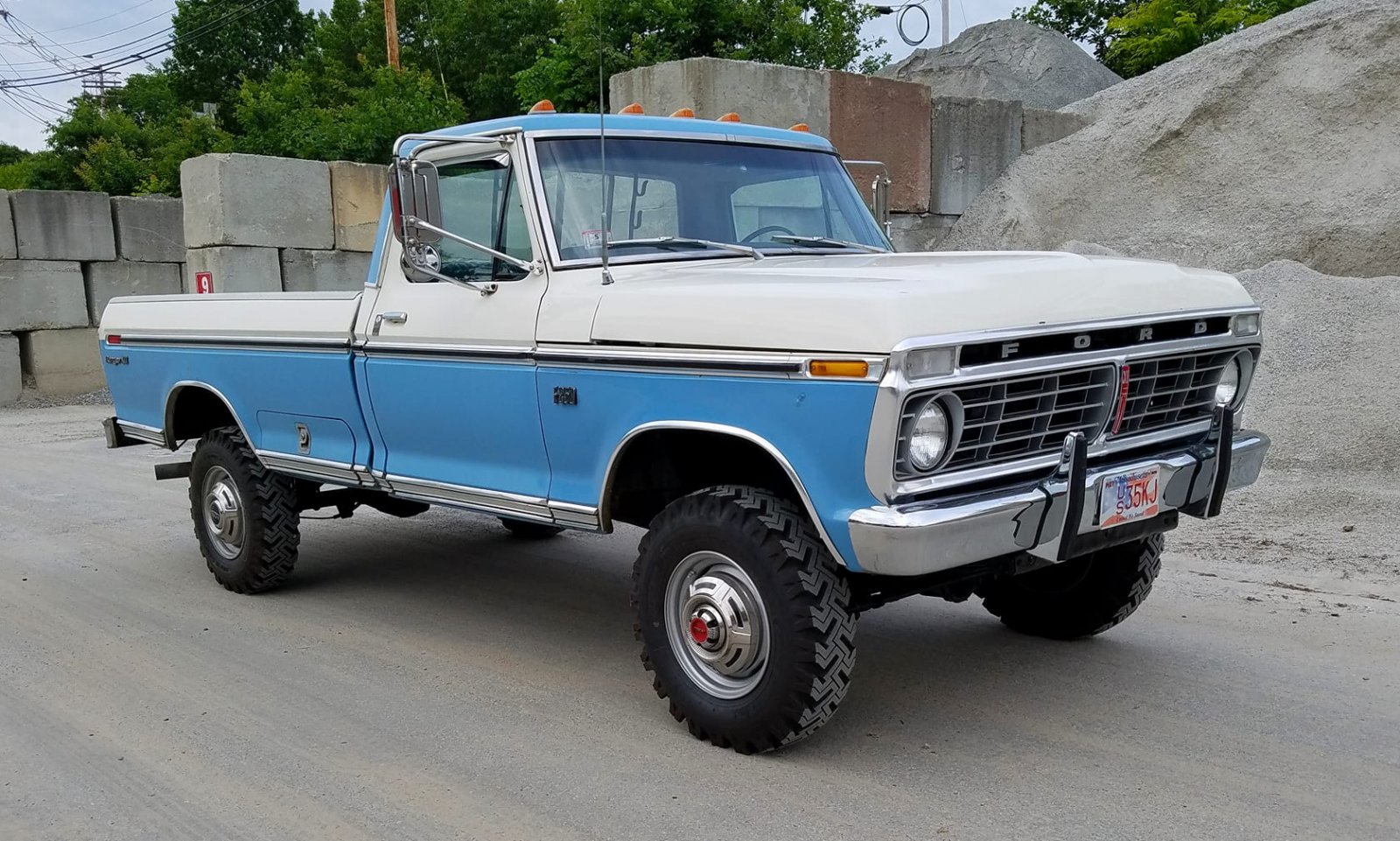 1973 Ford F-250 Ranger XLT 3 (2).jpg