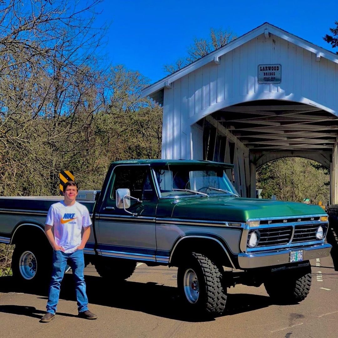 1974 Ford F-250 Highboy with a 390C6 5.jpg