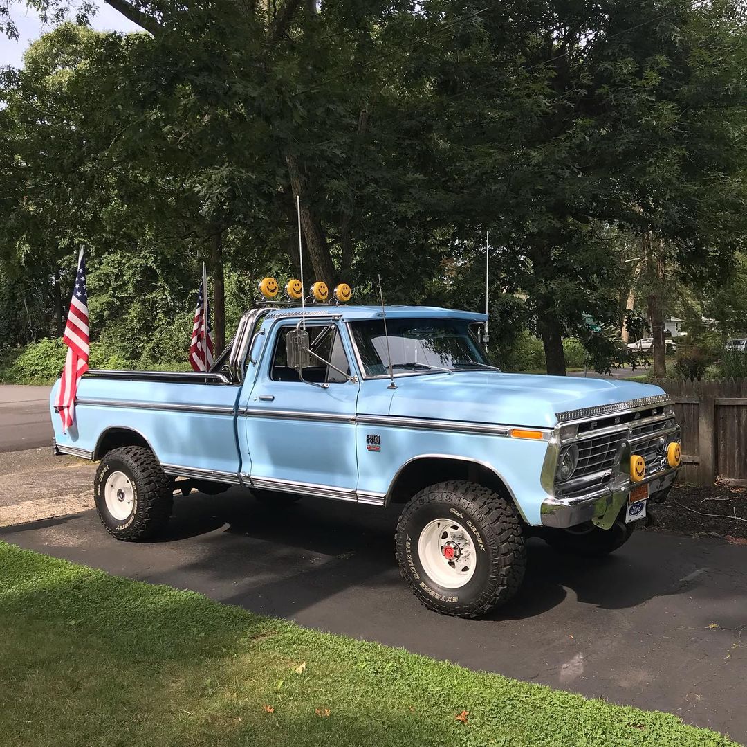 1974 Ford F-250 With a 360 V8 4 Speed 4x4 3.jpg