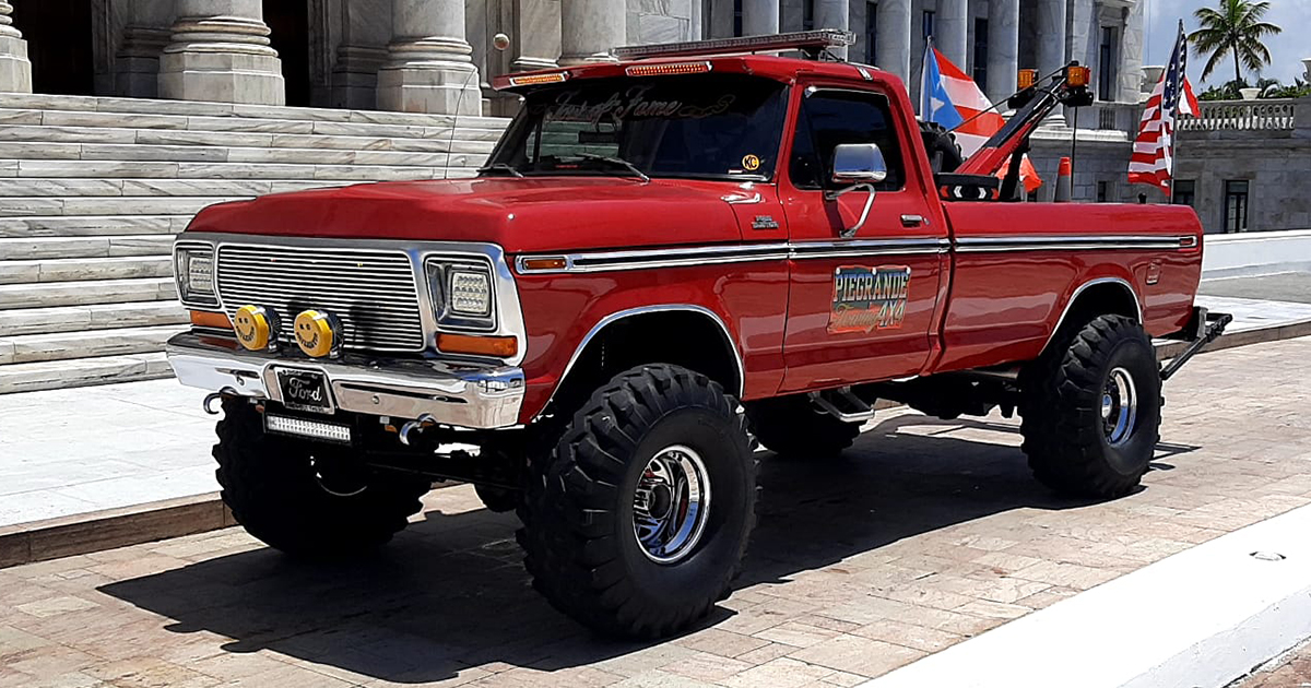 1974 Ford F-350 Towing Truck 4x4.jpg