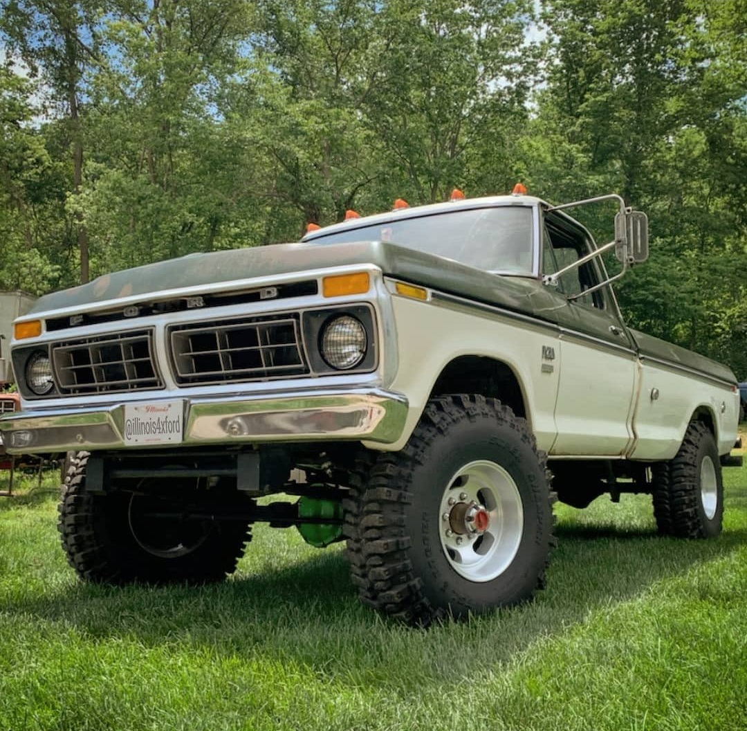 1976 Ford F-250 Camper Special With a 460 Big Block 2.jpg