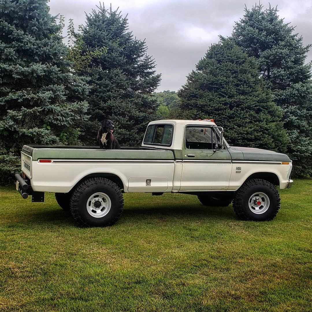 1976 Ford F-250 Camper Special With a 460 Big Block 6.jpg