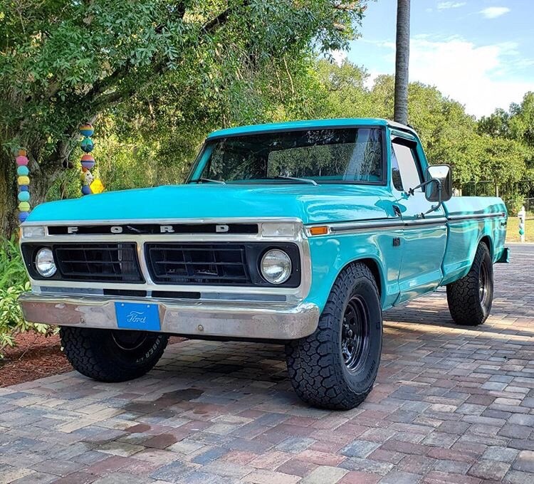 1976 Ford F250 Ranger XLT With a 390FE 8.jpg