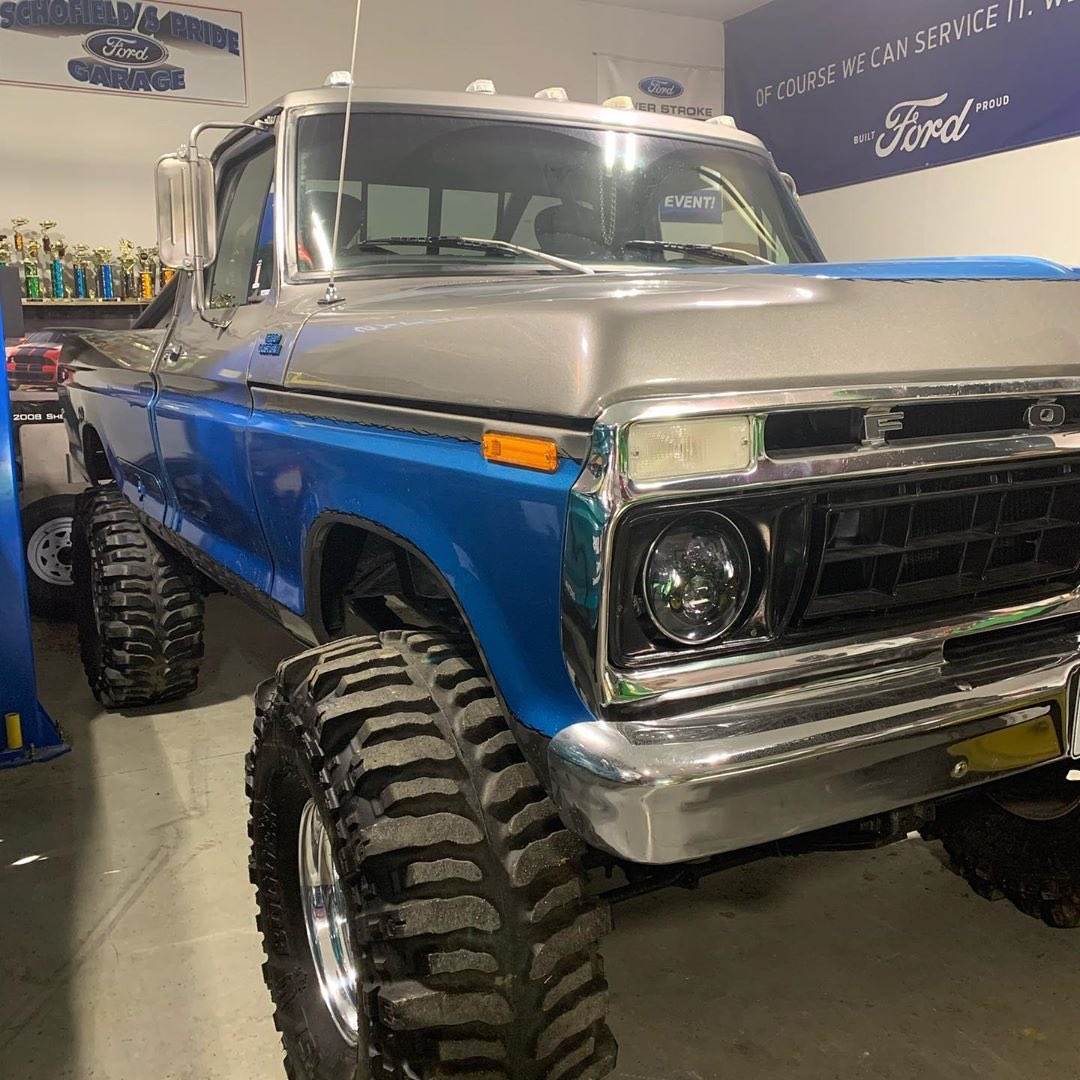 1976 Ford F250 With a 390 FE on Boggers 2.png