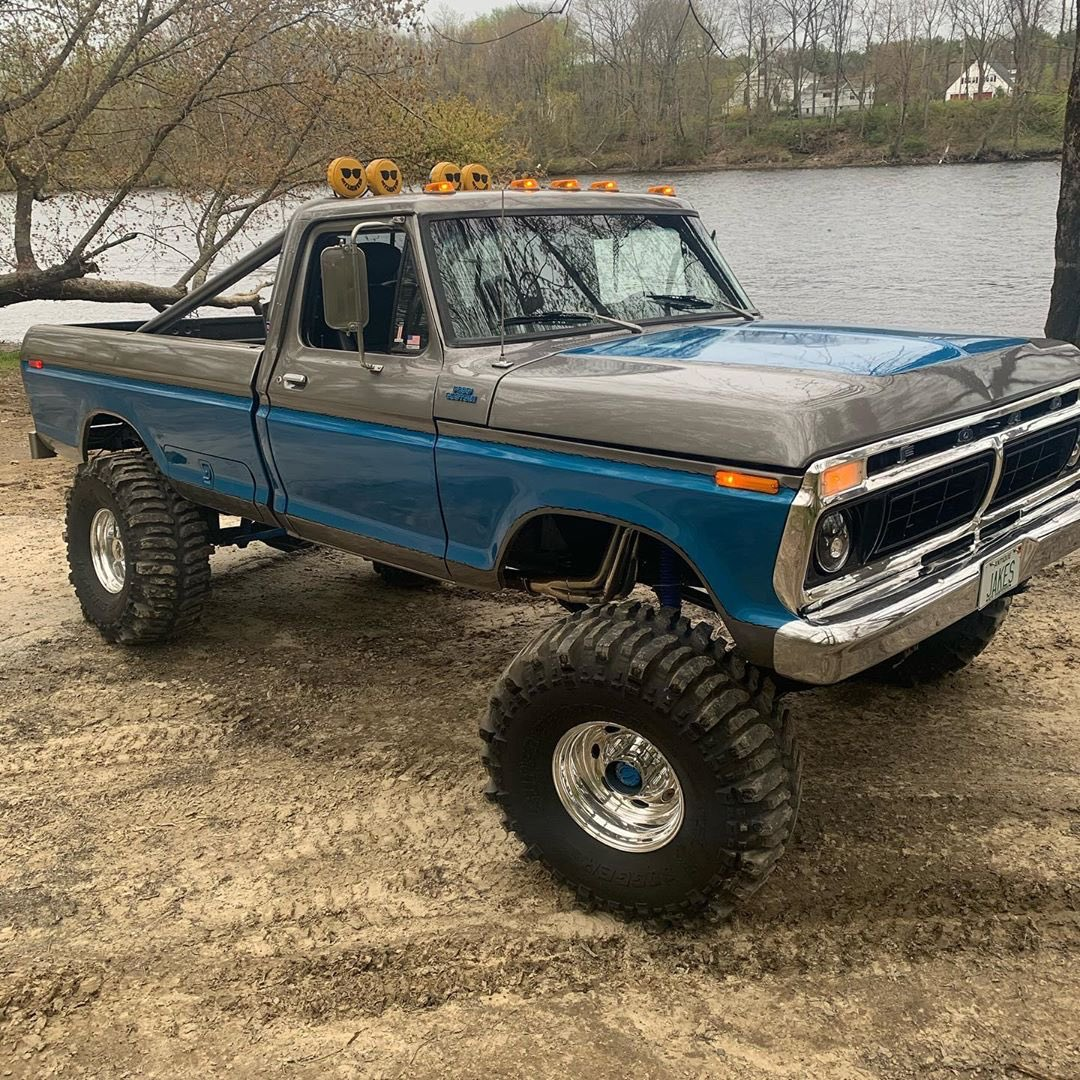 1976 Ford F250 With a 390 FE on Boggers 3.png