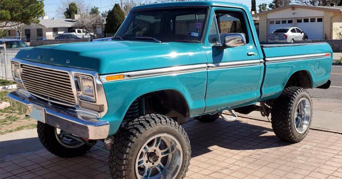 1977 F150 Short Bed 4x4 With a 460 .jpg