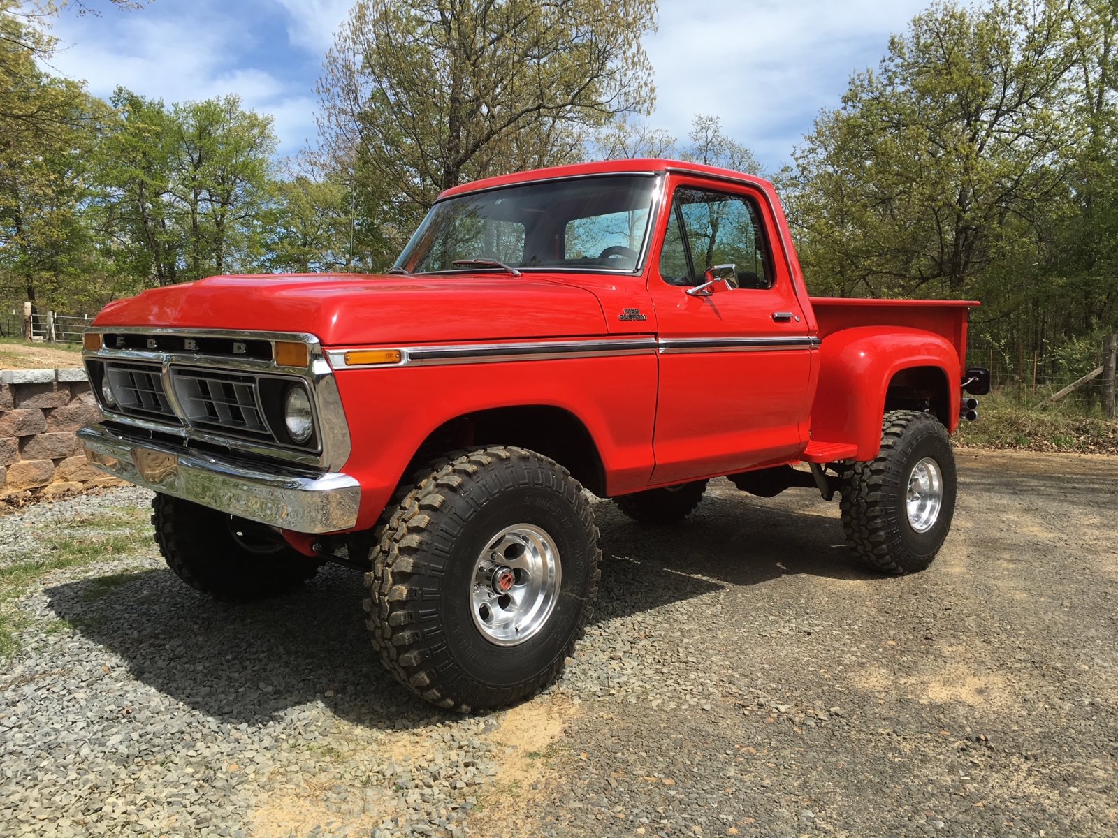 1977 Ford F-150 6” Lift Running 36” Super Swampers 9.jpeg