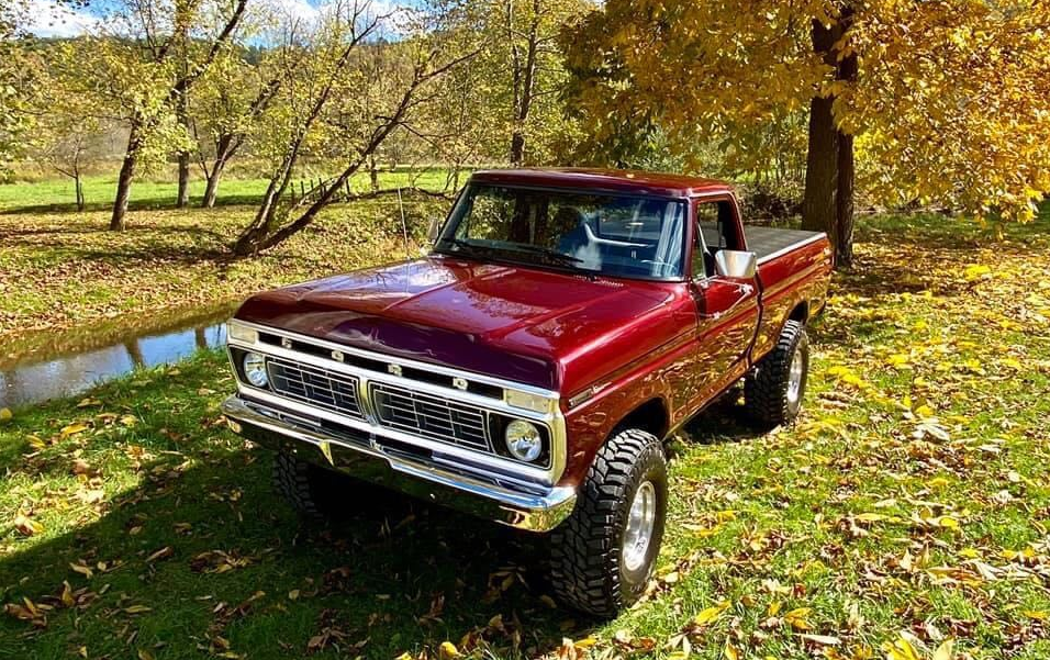 1977 Ford F-150 Dark Toreador Red 4x4 3.png