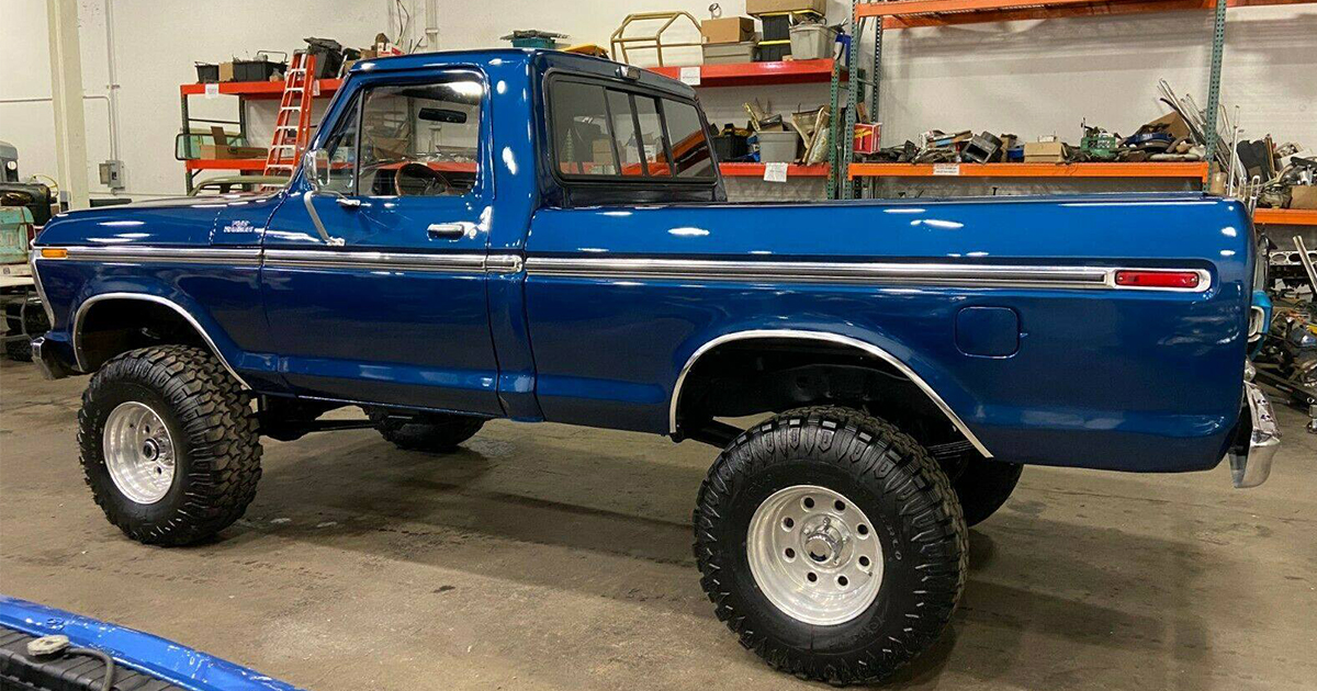 1977 Ford F-150 Ranger With a 460 4x4 Midnight Blue.jpg