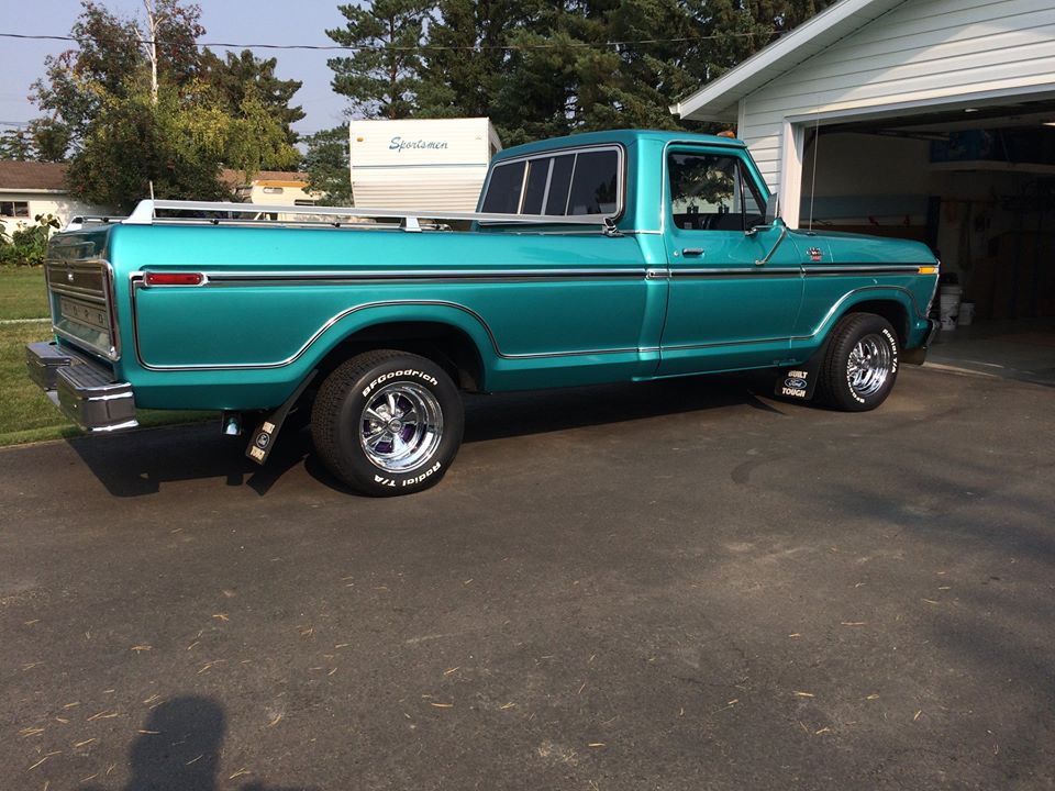 1977 Ford F150 With a 460 Green 2.jpg