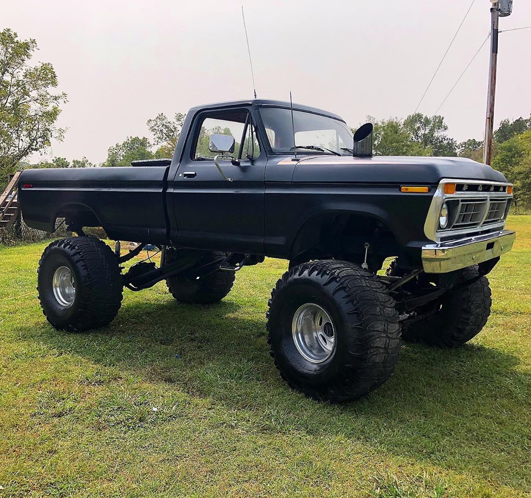 1977 Ford F350 Cummins Swapped 16” Lift And 44” Tires 3.jpg