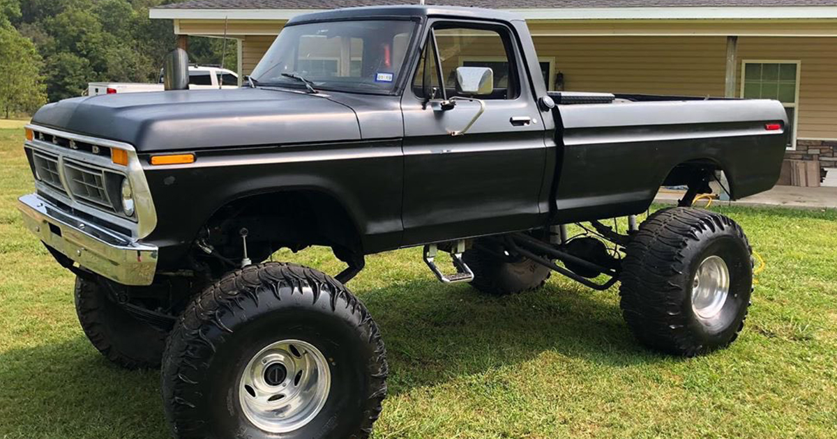 1977 Ford F350 Cummins Swapped 16” Lift And 44” Tires.jpg