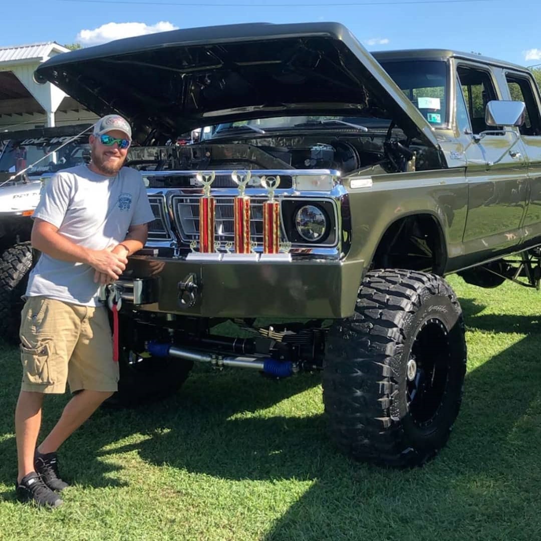 1977F350 Crew Cab With a 514 cu 4x4 Owner Zach Lloyd.jpg