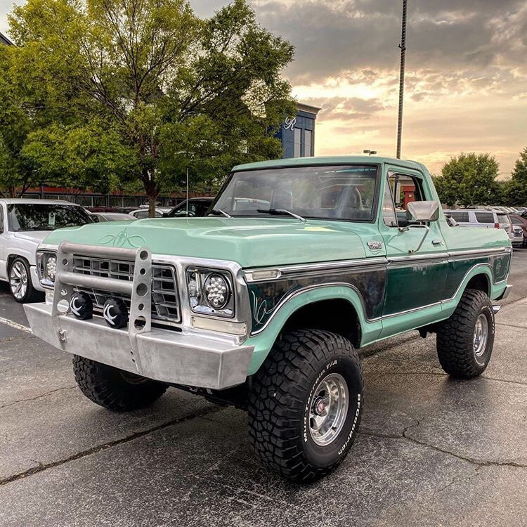 1978 Ford Bronco With a 351 Original Paint 4.jpg