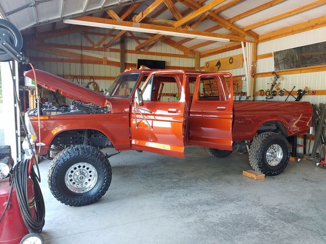 1978 Ford F-250 Crew Cab 4x4 10.jpg