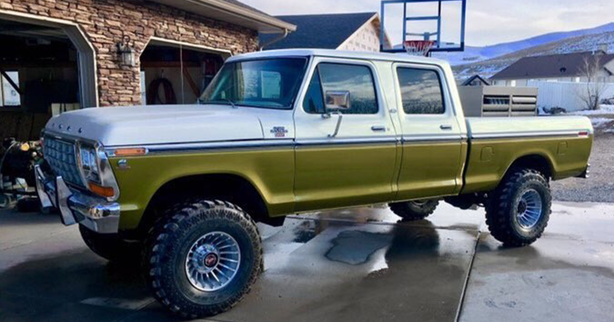 1978 Ford F250 Crew Cab White & Gold Pearl.jpg