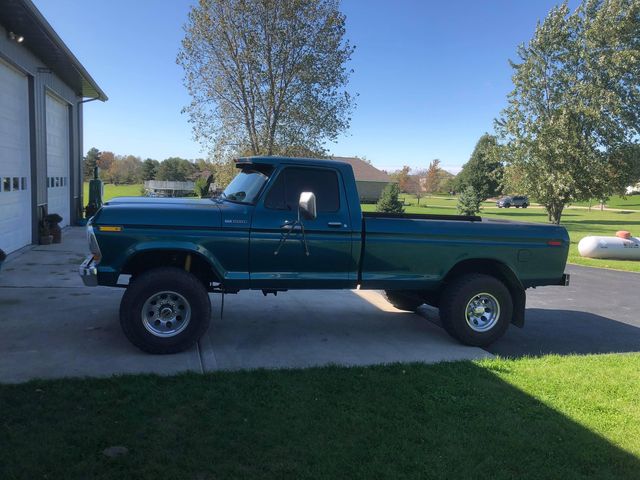 1978 Ford F250 Engine From F800 Cayman Green Pearl 14.jpg