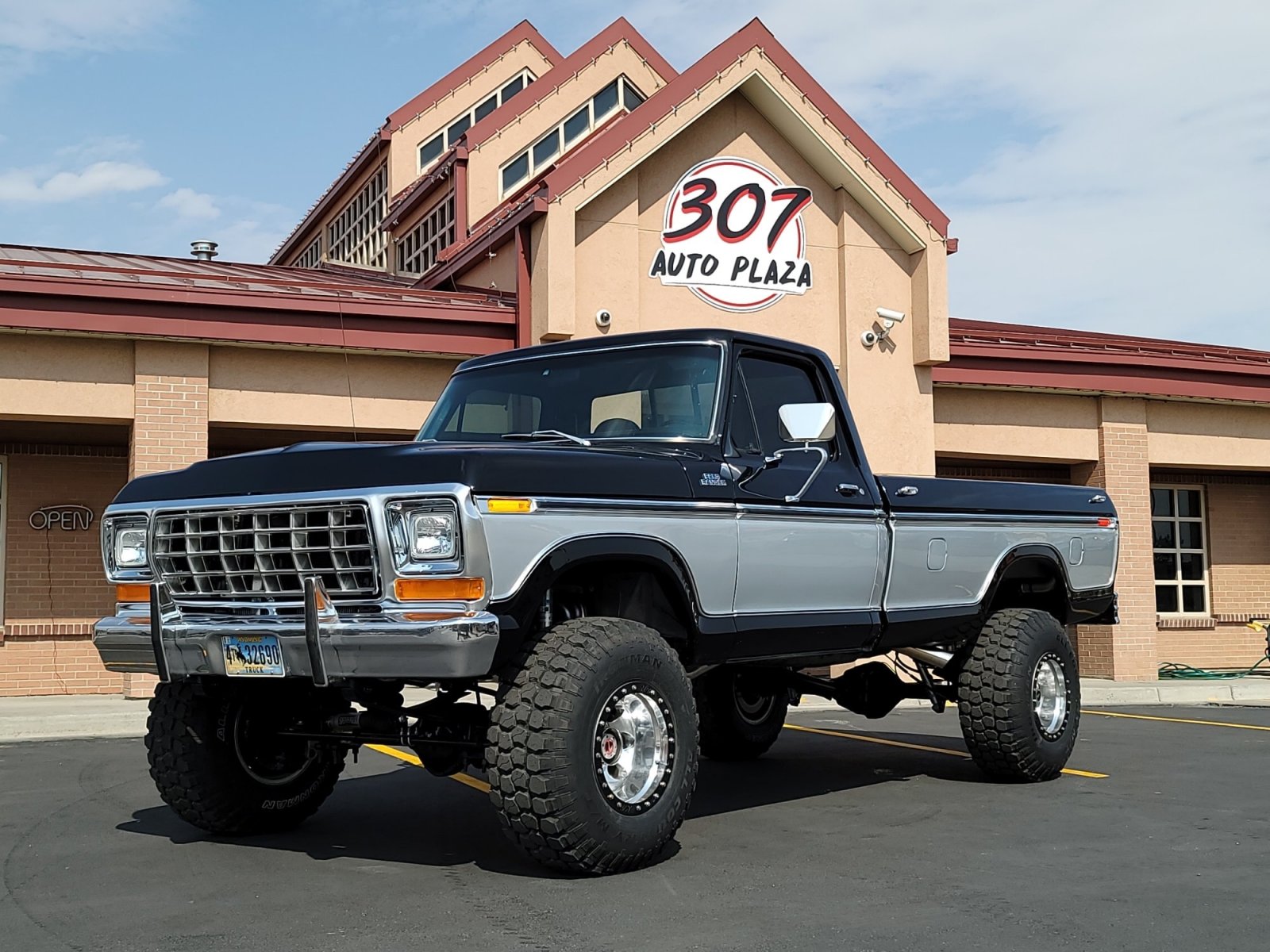 1978 Ford Truck F-250 With a 460 Engine 2.jpg