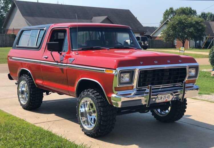 1979 FORD BRONCO WITH A 351W 2.jpg