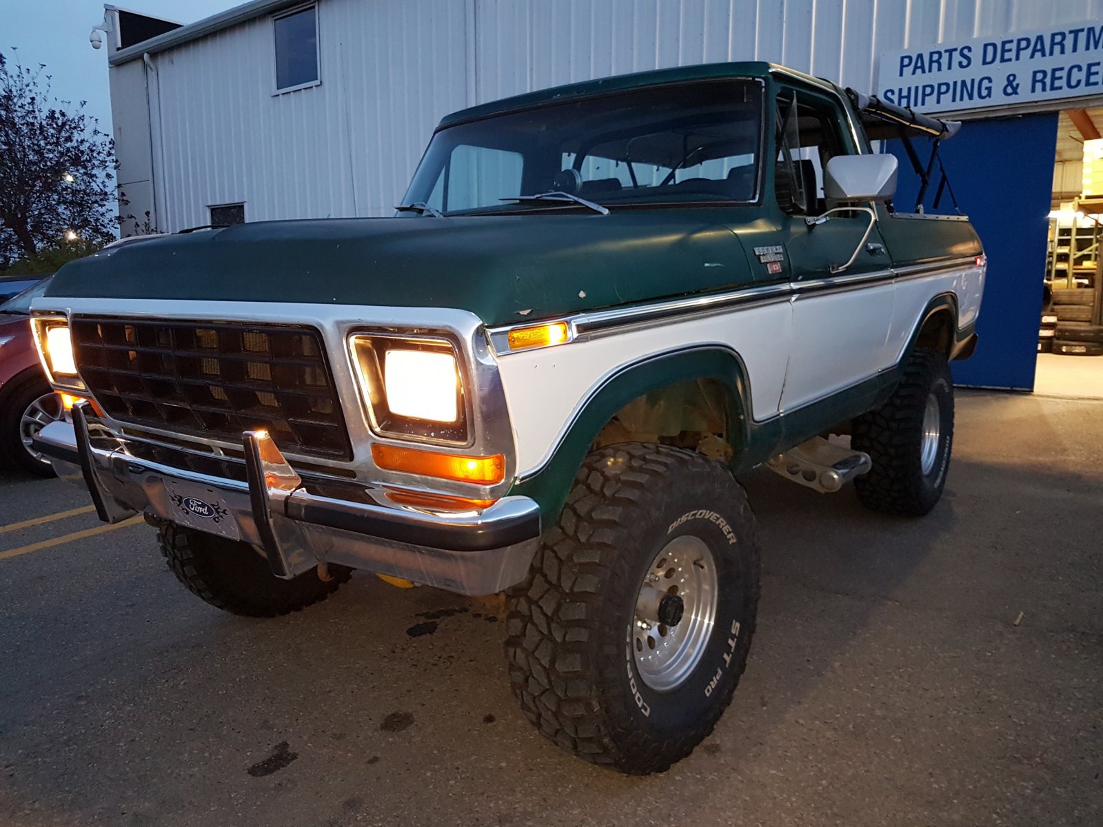 1979 Ford Bronco With a 400 Engine 8.jpg